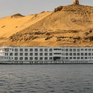 How Onboard Dining and Cabin Comforts Compare on Popular Cheap Nile Cruises