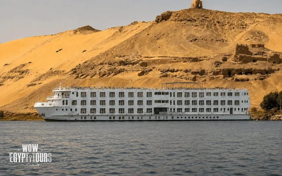 How Onboard Dining and Cabin Comforts Compare on Popular Cheap Nile Cruises